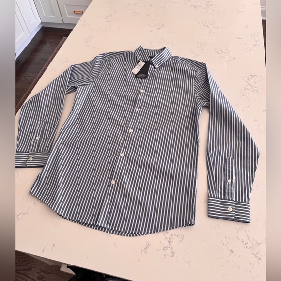 Gap casual striped Oxford button down shirt NWT - Picture 5 of 10